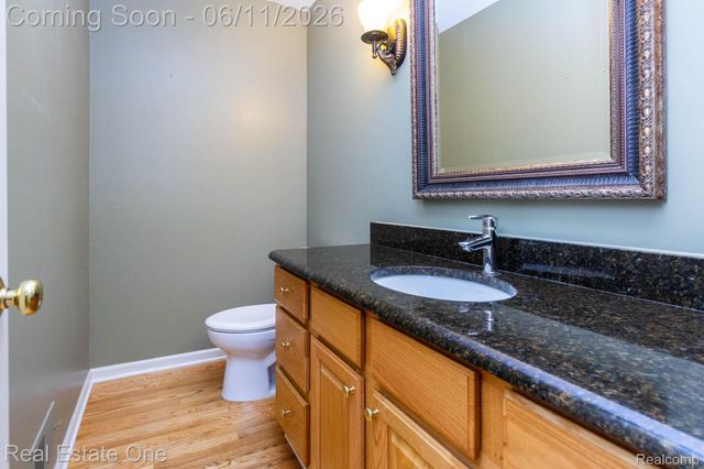 1459 Almond Drive, Troy, MI 48098