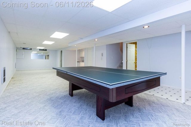 1459 Almond Drive, Troy, MI 48098