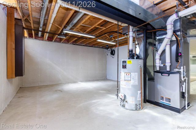 1459 Almond Drive, Troy, MI 48098