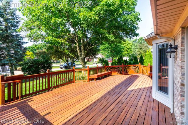 1459 Almond Drive, Troy, MI 48098