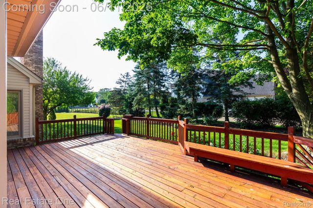 1459 Almond Drive, Troy, MI 48098