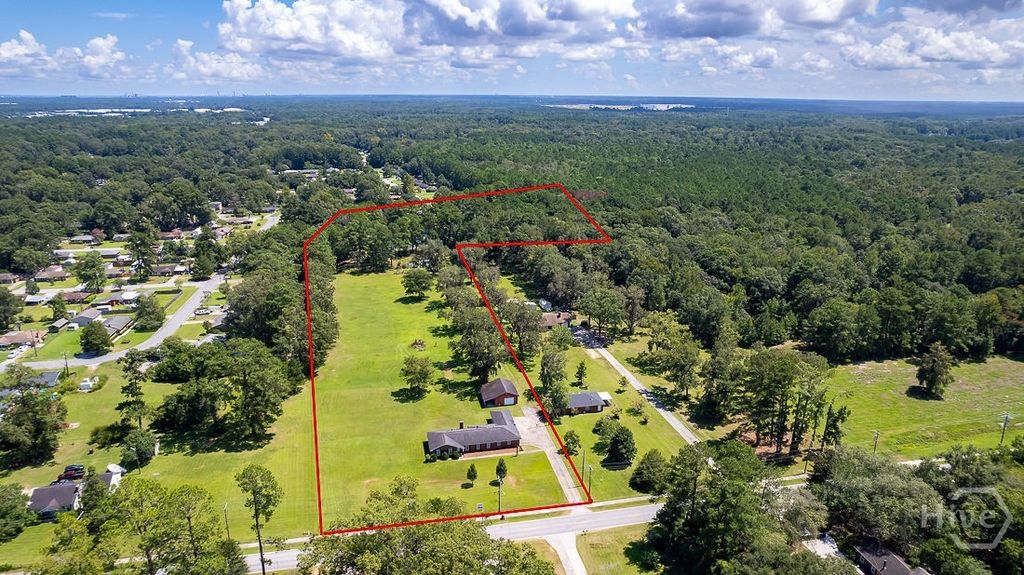 Image 3 of property listing at 1324 S Rogers Street, Pooler, GA 31322