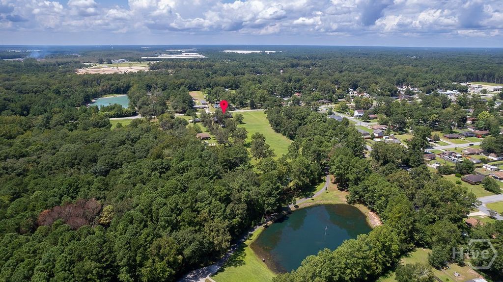 Image 7 of property listing at 1324 S Rogers Street, Pooler, GA 31322