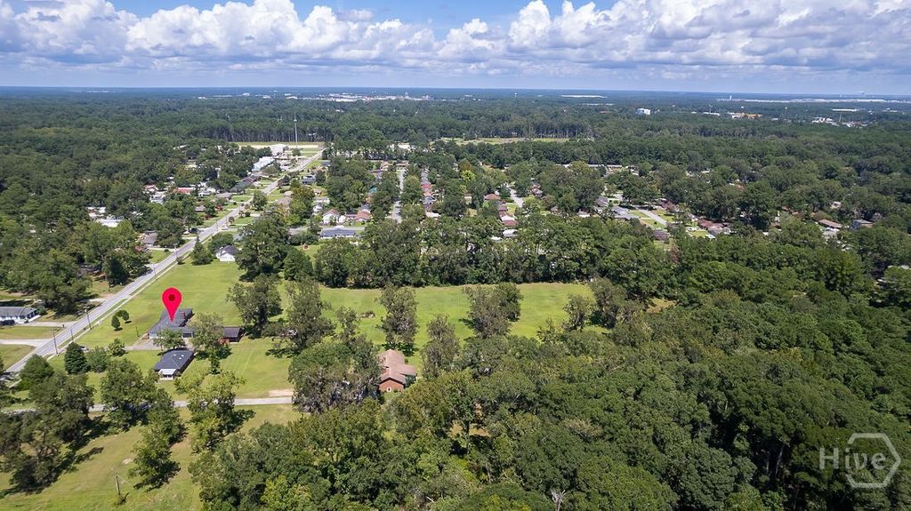 Image 8 of property listing at 1324 S Rogers Street, Pooler, GA 31322