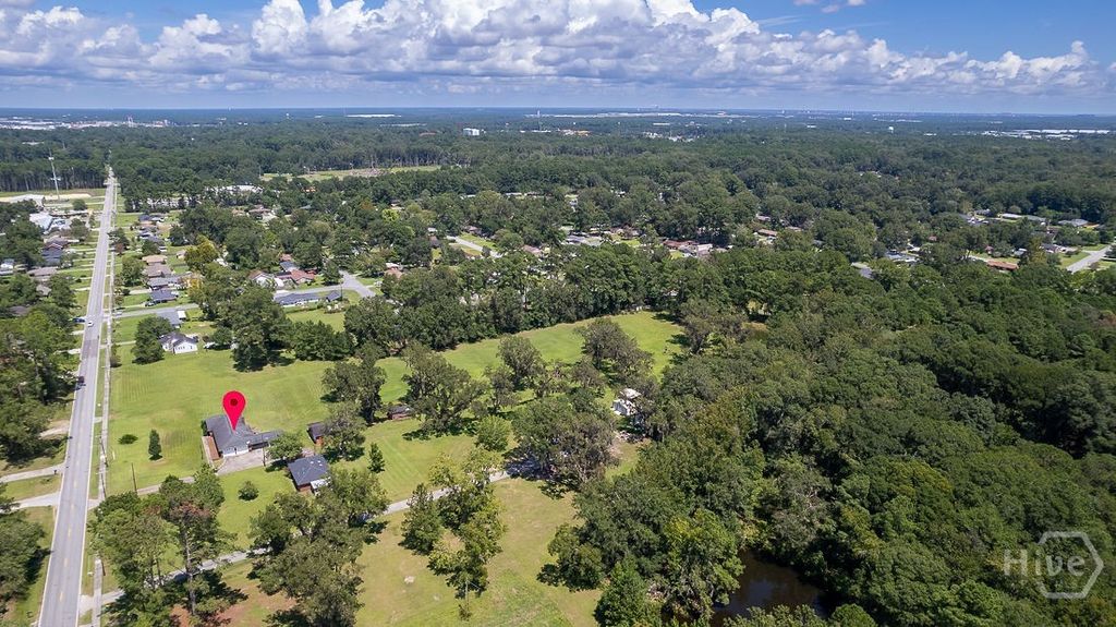 Image 9 of property listing at 1324 S Rogers Street, Pooler, GA 31322