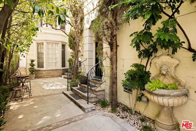 361 S Doheny Drive, Beverly Hills, CA 90211