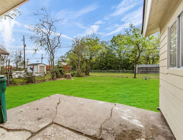 303 Brown Drive, Pasadena, TX 77506