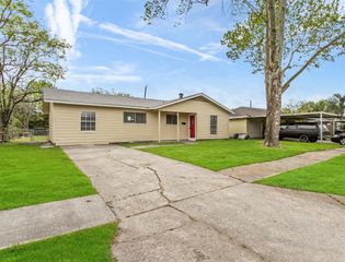 303 Brown Drive, Pasadena, TX 77506