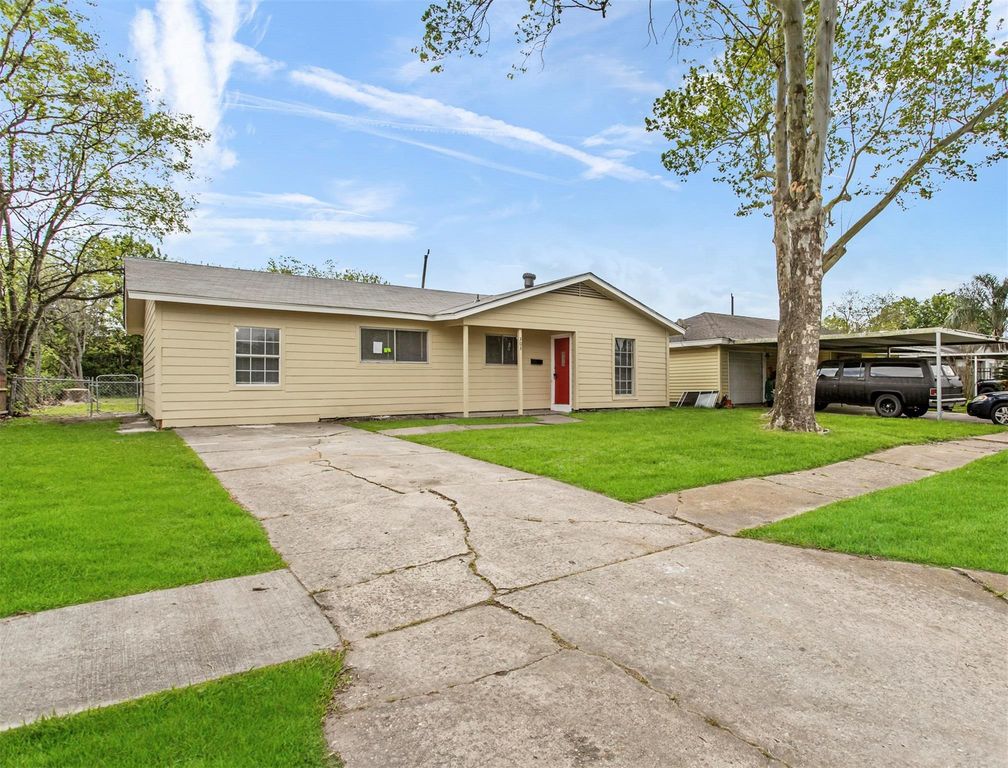 303 Brown Drive, Pasadena, TX 77506