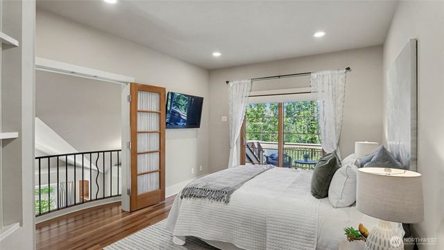 13730 Main Street, Bellevue, WA 98005