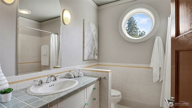13730 Main Street, Bellevue, WA 98005