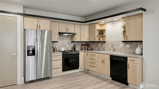 13730 Main Street, Bellevue, WA 98005