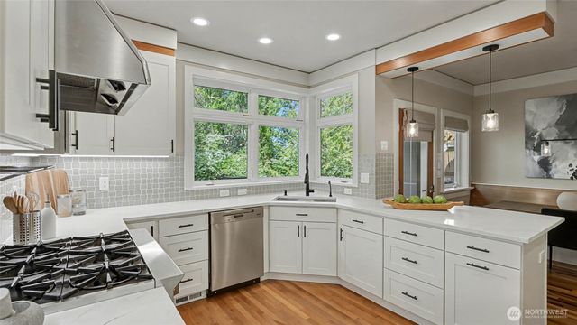 13730 Main Street, Bellevue, WA 98005