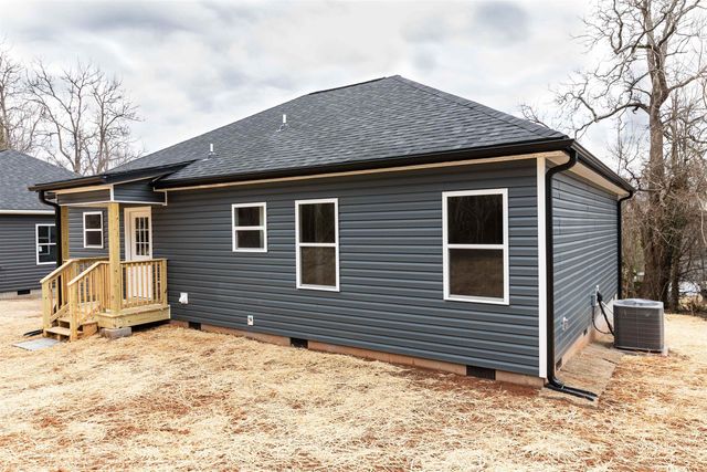 121 S Middle St, Spartanburg, SC 29307