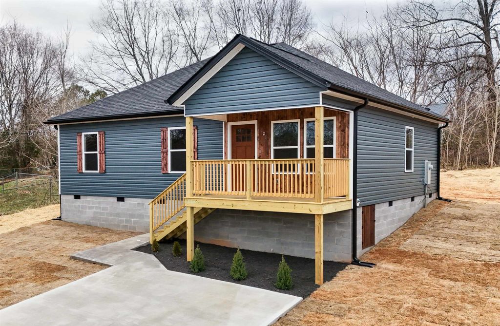 121 S Middle St, Spartanburg, SC 29307