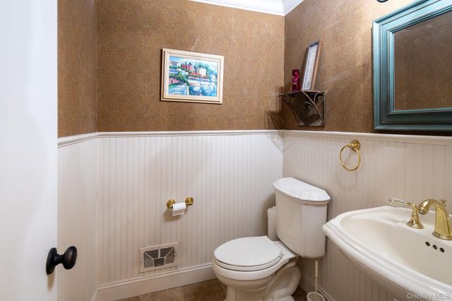 83 Edgepark Road, White Plains, NY 10603