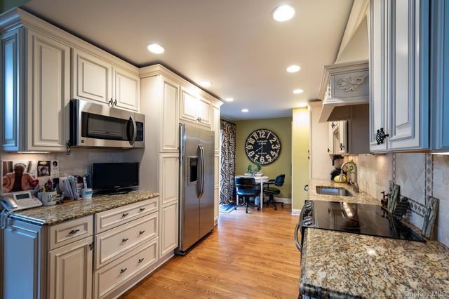 83 Edgepark Road, White Plains, NY 10603