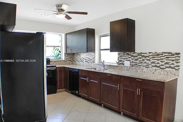 4133 SW 52nd Street, Dania Beach, FL 33314