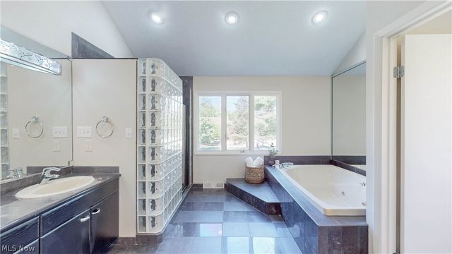3939 Beechmont Trail, Orange, OH 44122