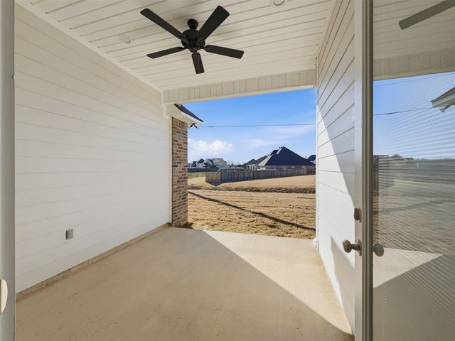 332 Prien Lake Loop, Bossier City, LA 71111