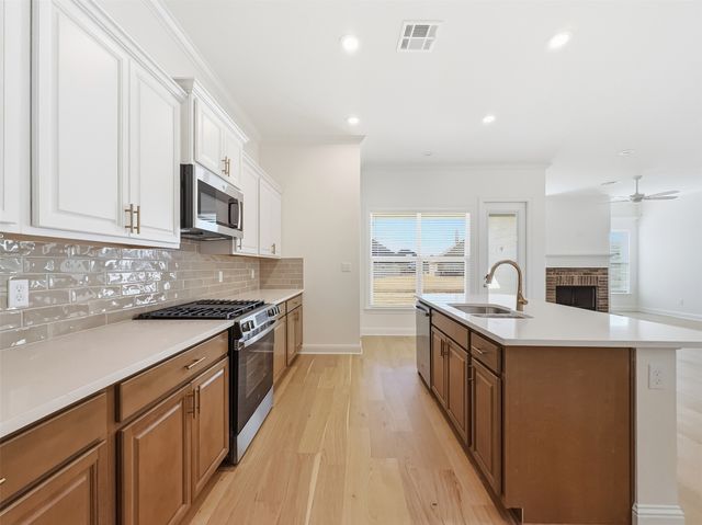 332 Prien Lake Loop, Bossier City, LA 71111