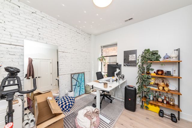 1336 W Bryn Mawr Avenue 3F, Chicago, IL 60660