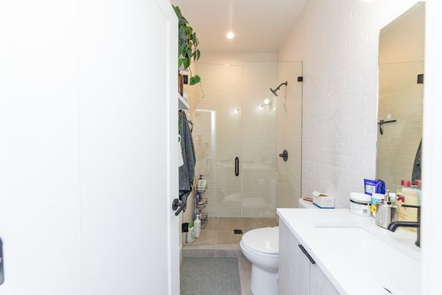 1336 W Bryn Mawr Avenue 3F, Chicago, IL 60660