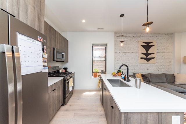 1336 W Bryn Mawr Avenue 3F, Chicago, IL 60660