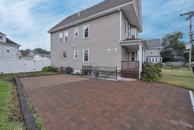 71 Cypress St 1, Watertown, MA 02472