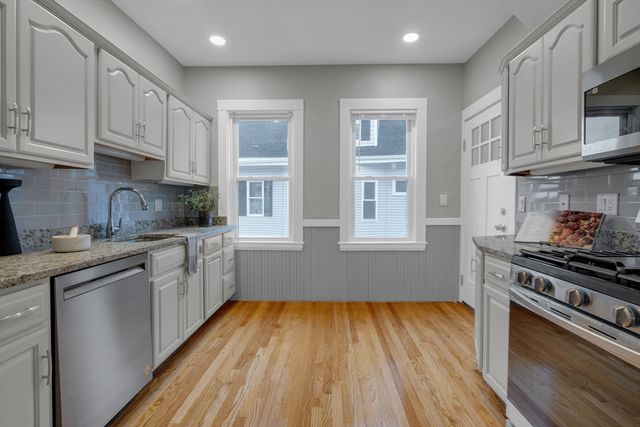 71 Cypress St 1, Watertown, MA 02472