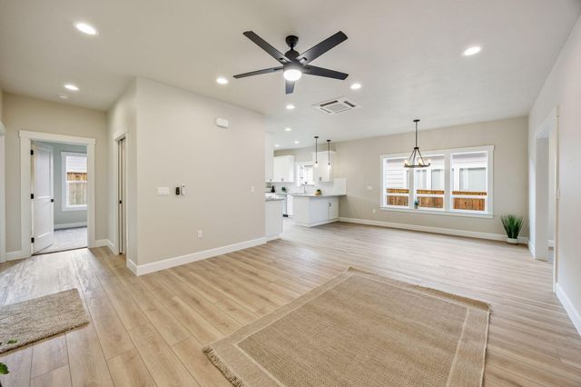 3148 Monaco Court, Medford, OR 97504