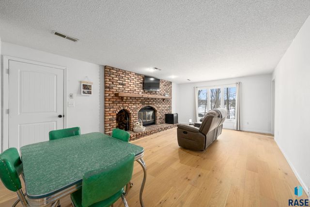 1121 S Splitrock Blvd Boulevard, Brandon, SD 57005