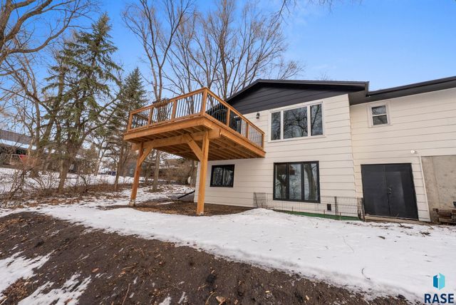 1121 S Splitrock Blvd Boulevard, Brandon, SD 57005