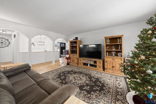 1121 S Splitrock Blvd Boulevard, Brandon, SD 57005