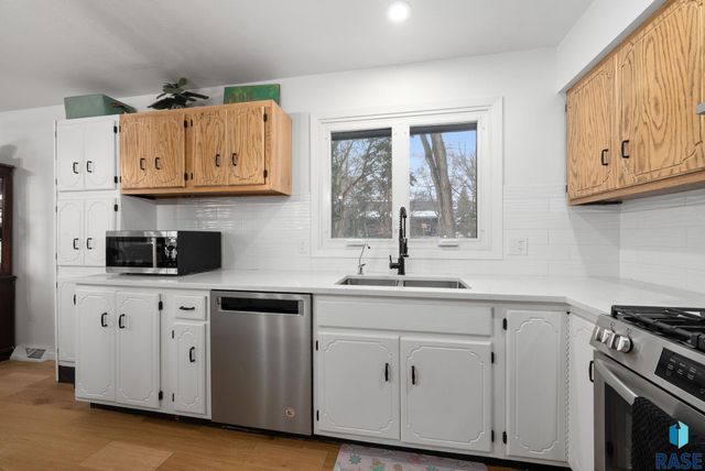 1121 S Splitrock Blvd Boulevard, Brandon, SD 57005