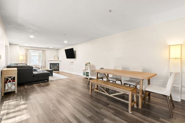 703 Old Bridge Ln 703, Bellingham, MA 02019