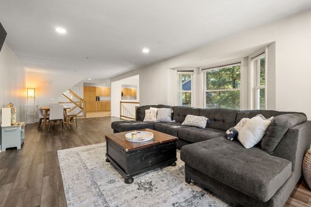 703 Old Bridge Ln 703, Bellingham, MA 02019