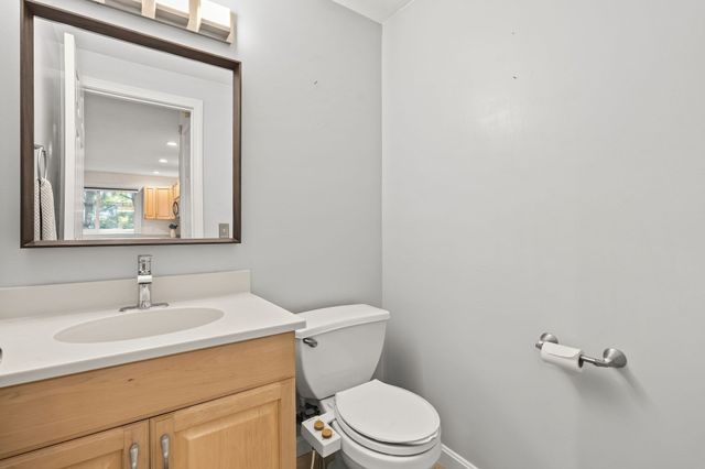 703 Old Bridge Ln 703, Bellingham, MA 02019