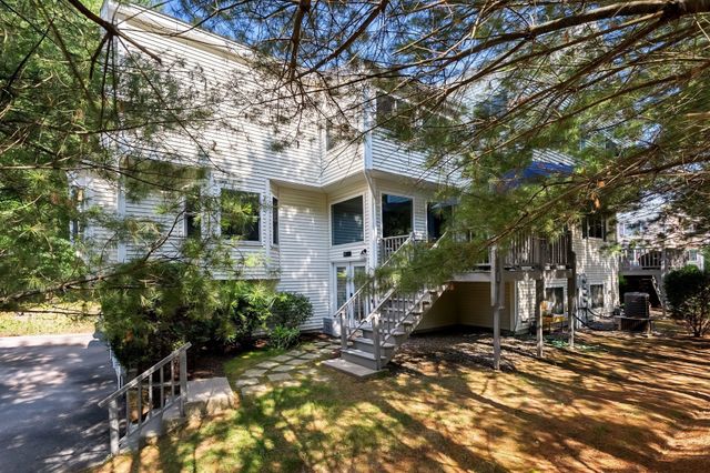 703 Old Bridge Ln 703, Bellingham, MA 02019