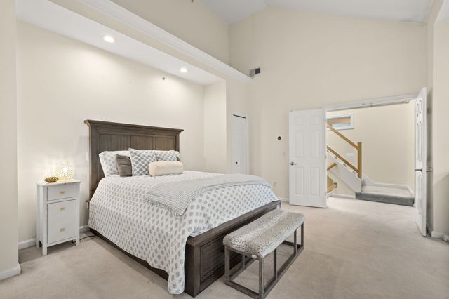 703 Old Bridge Ln 703, Bellingham, MA 02019