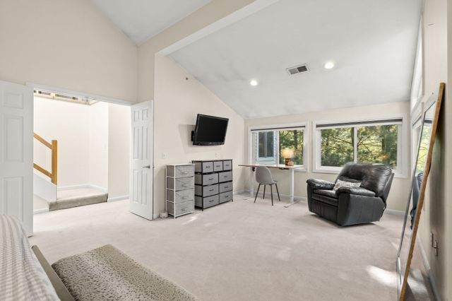 703 Old Bridge Ln 703, Bellingham, MA 02019