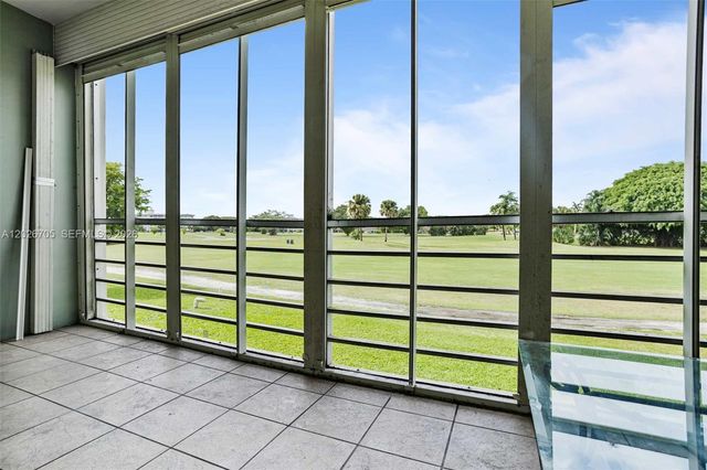 2651 S Course Dr 201, Pompano Beach, FL 33069