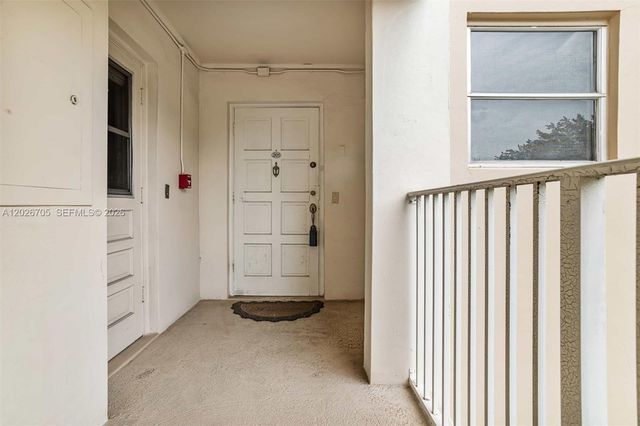2651 S Course Dr 201, Pompano Beach, FL 33069
