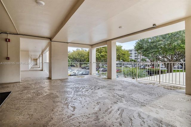 2651 S Course Dr 201, Pompano Beach, FL 33069