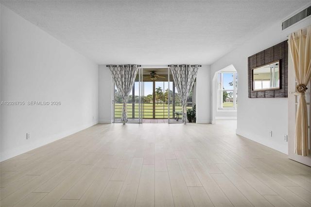 2651 S Course Dr 201, Pompano Beach, FL 33069