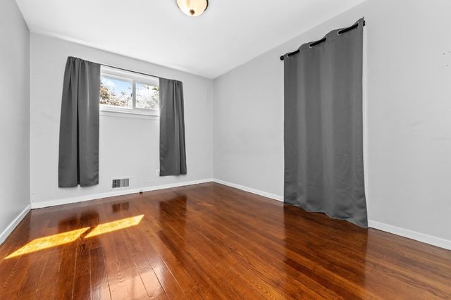 191 Kenrick St, Boston, MA 02135