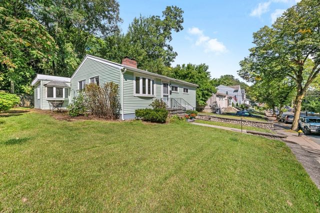 191 Kenrick St, Boston, MA 02135