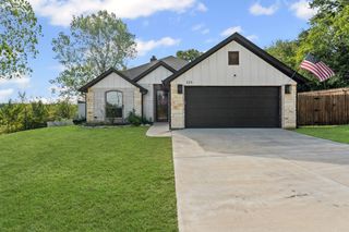 323 Heritage Trail, Granbury, TX 76048