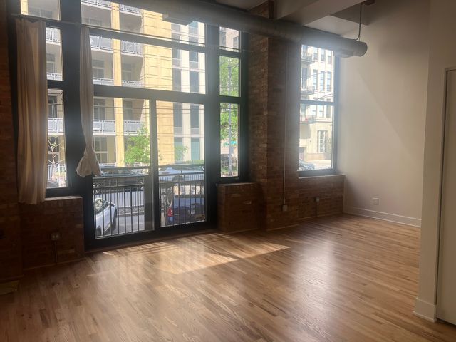 521 W SUPERIOR Street 132, Chicago, IL 60654