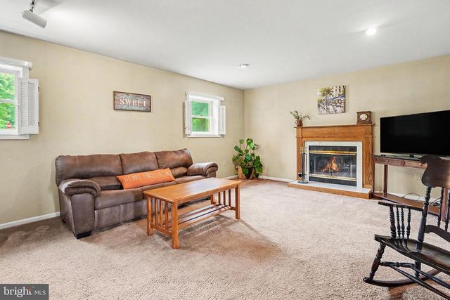 43 WHEATFIELD DR, Carlisle, PA 17015